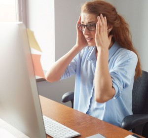 How to Treat Computer Vision Syndrome Caused by Blue Light and Screens